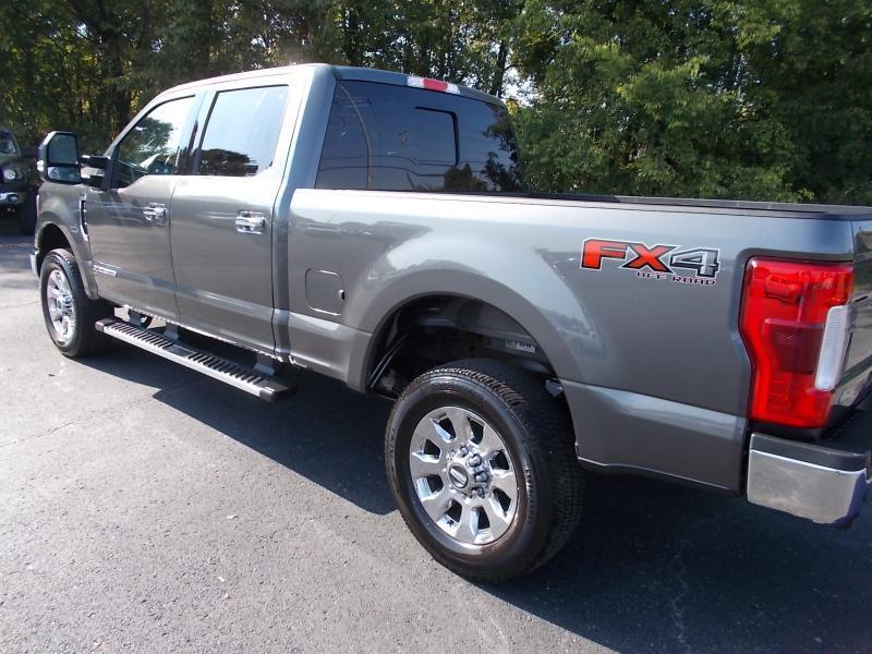 Ford Super Duty F-250 SRW Lariat 4WD Crew Cab 6.75' Box 2017
