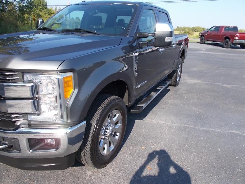 Ford Super Duty F-250 SRW Lariat 4WD Crew Cab 6.75' Box 2017