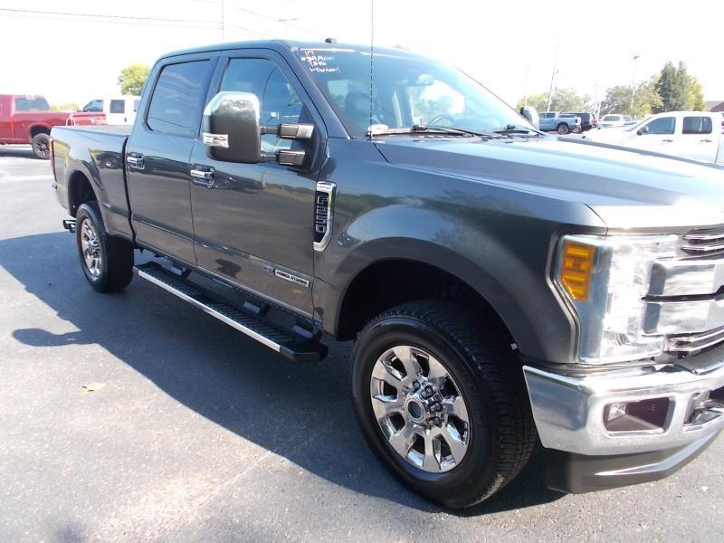 Ford Super Duty F-250 SRW Lariat 4WD Crew Cab 6.75' Box 2017
