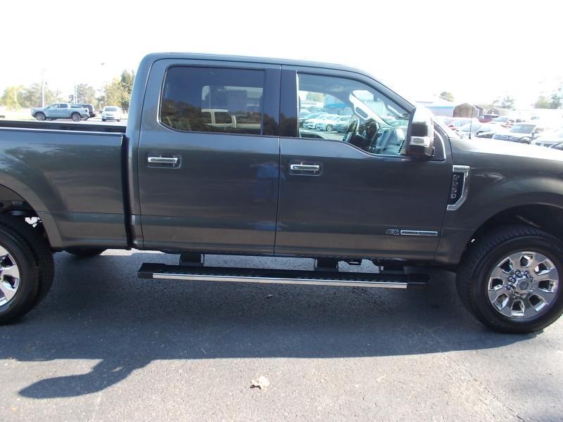 Ford Super Duty F-250 SRW Lariat 4WD Crew Cab 6.75' Box 2017