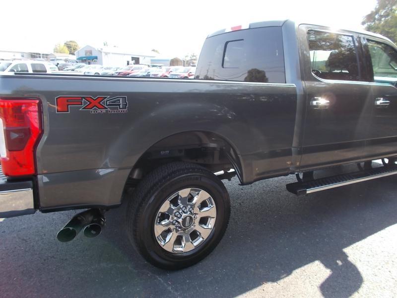 Ford Super Duty F-250 SRW Lariat 4WD Crew Cab 6.75' Box 2017