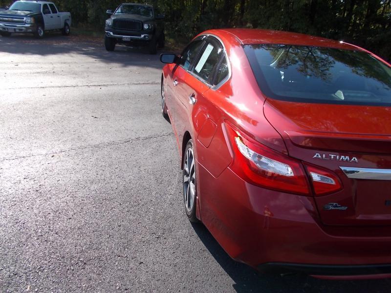 Nissan Altima 4dr Sdn I4 2.5 SR 2016