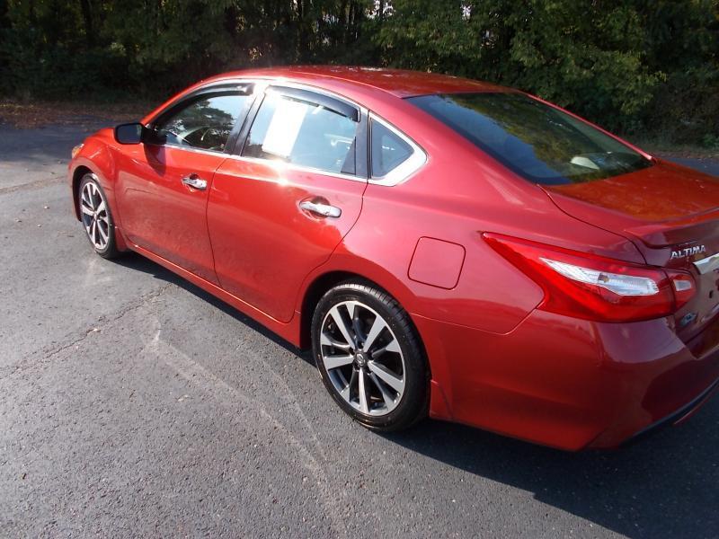 Nissan Altima 4dr Sdn I4 2.5 SR 2016