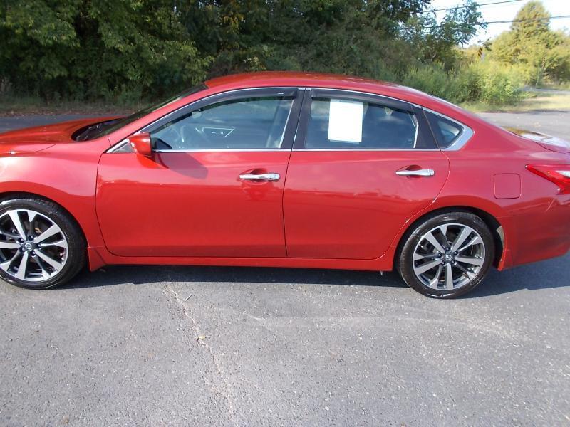 Nissan Altima 4dr Sdn I4 2.5 SR 2016