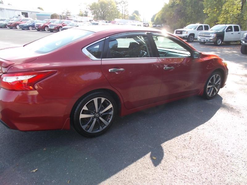 Nissan Altima 4dr Sdn I4 2.5 SR 2016
