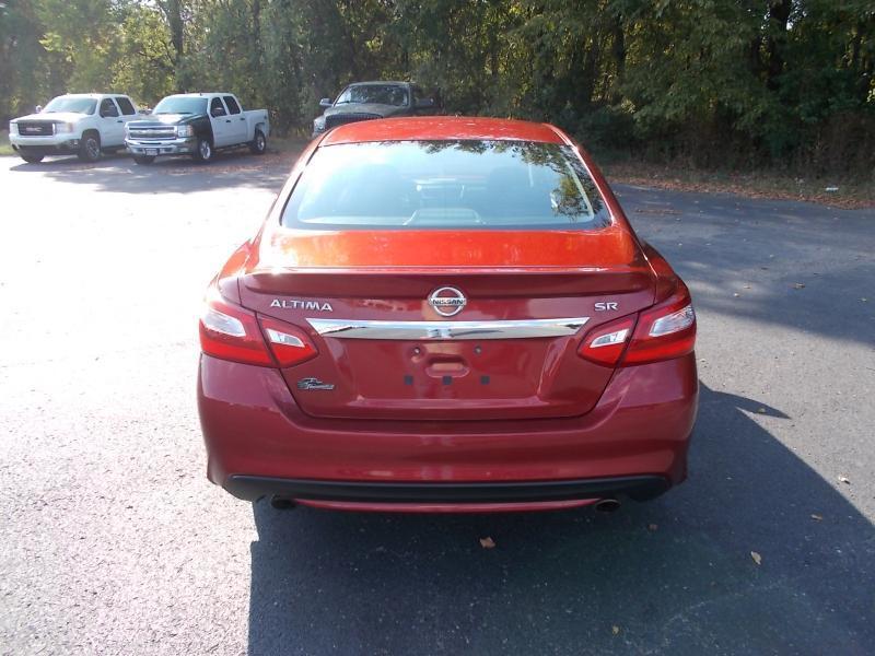 Nissan Altima 4dr Sdn I4 2.5 SR 2016