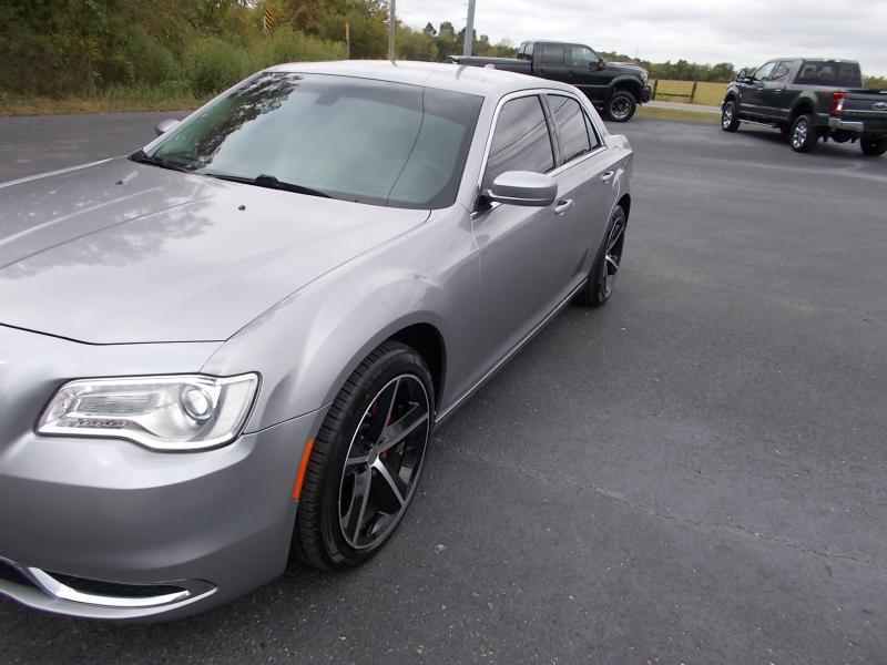 Chrysler 300 4dr Sdn Limited RWD 2015