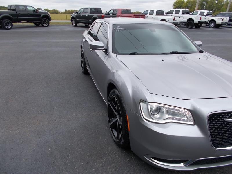 Chrysler 300 4dr Sdn Limited RWD 2015