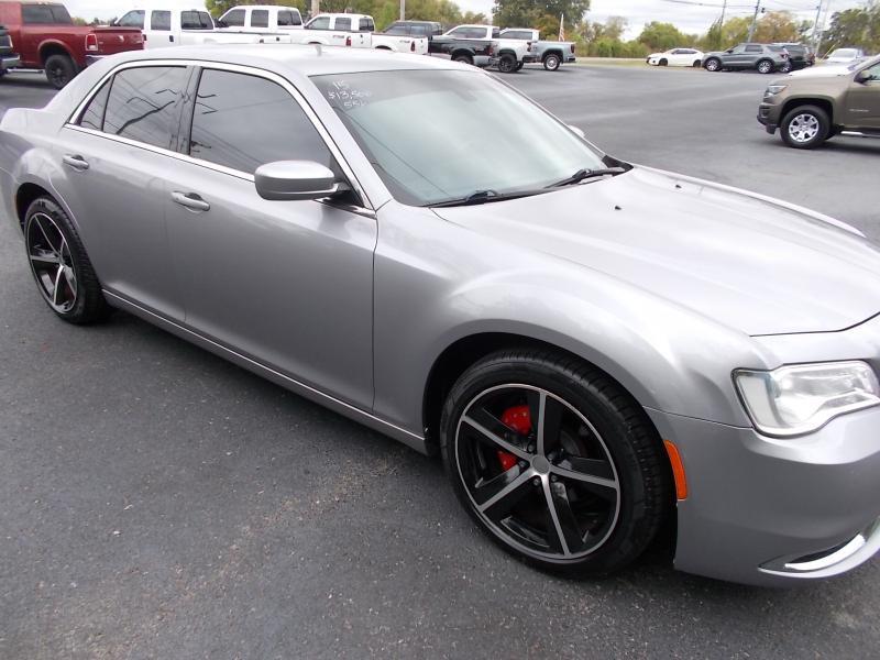 Chrysler 300 4dr Sdn Limited RWD 2015