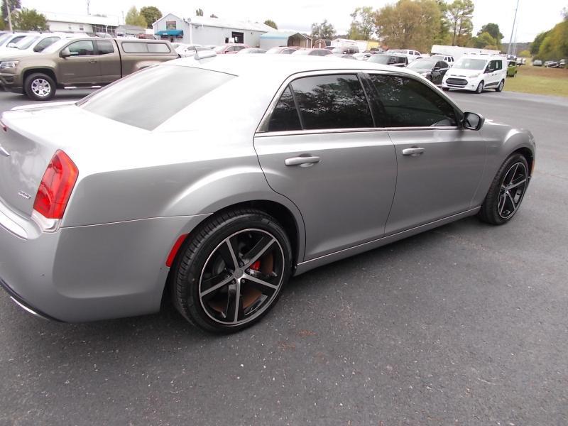 Chrysler 300 4dr Sdn Limited RWD 2015