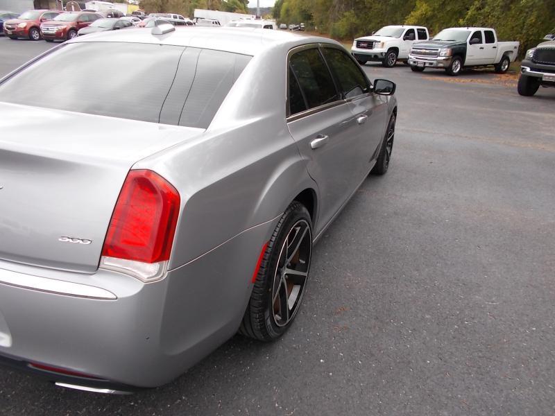 Chrysler 300 4dr Sdn Limited RWD 2015