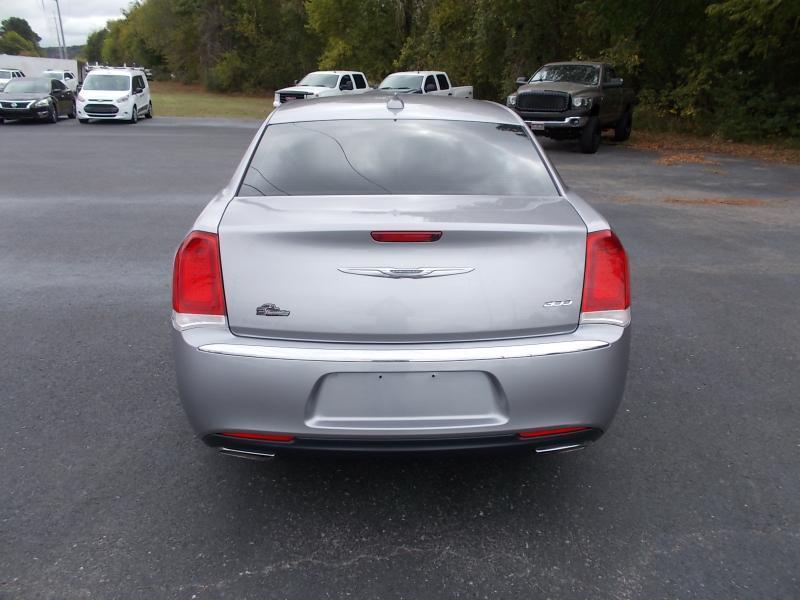 Chrysler 300 4dr Sdn Limited RWD 2015