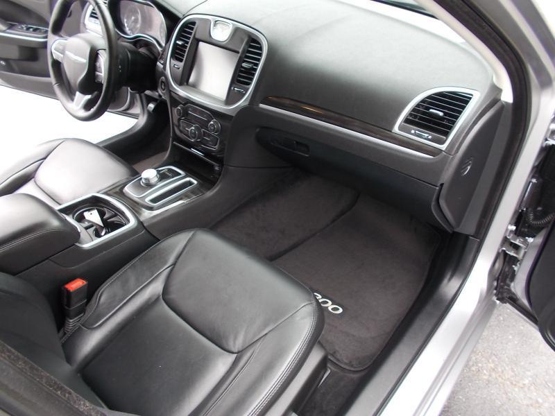 Chrysler 300 4dr Sdn Limited RWD 2015