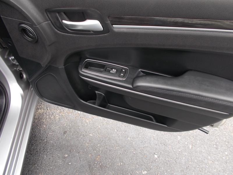 Chrysler 300 4dr Sdn Limited RWD 2015