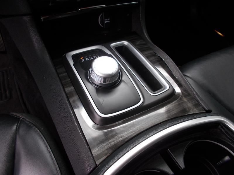 Chrysler 300 4dr Sdn Limited RWD 2015