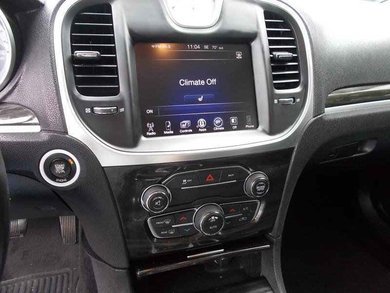 Chrysler 300 4dr Sdn Limited RWD 2015