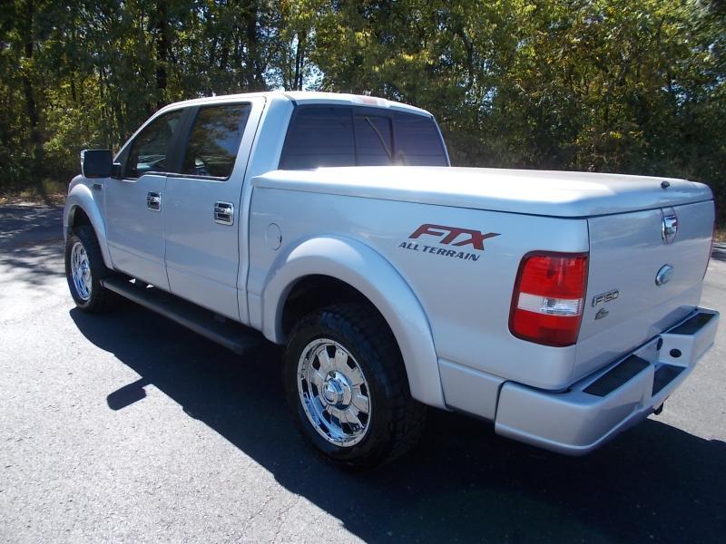 Ford F-150 SuperCrew 139" FX4 4WD 2006