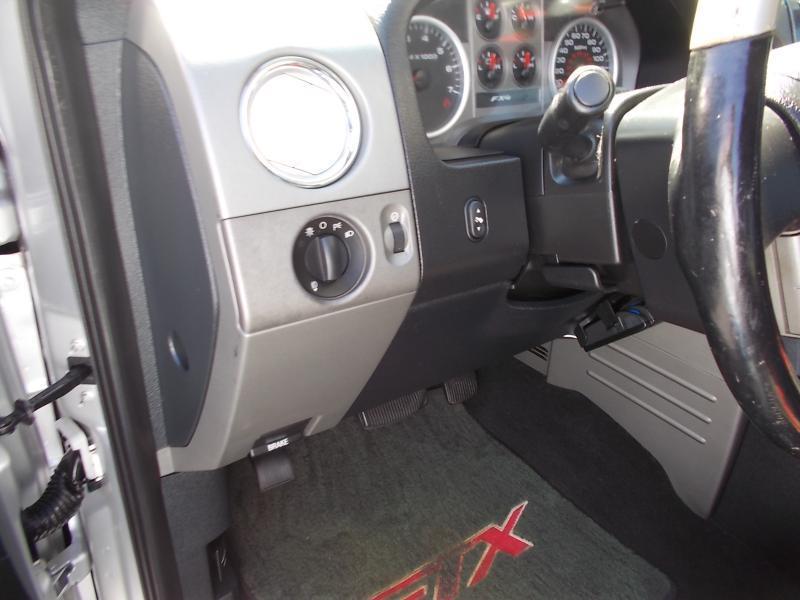 Ford F-150 SuperCrew 139" FX4 4WD 2006