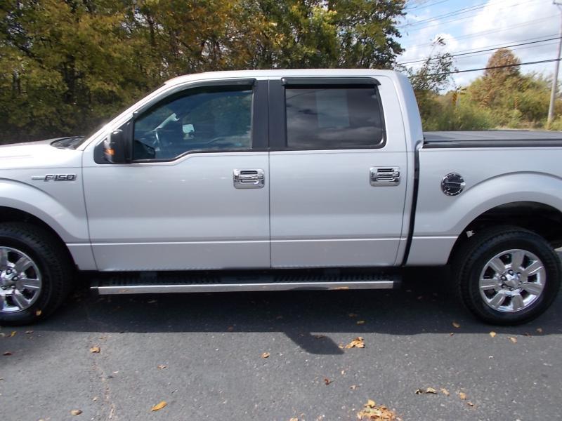 Ford F-150 2WD SuperCrew 145" XLT 2011