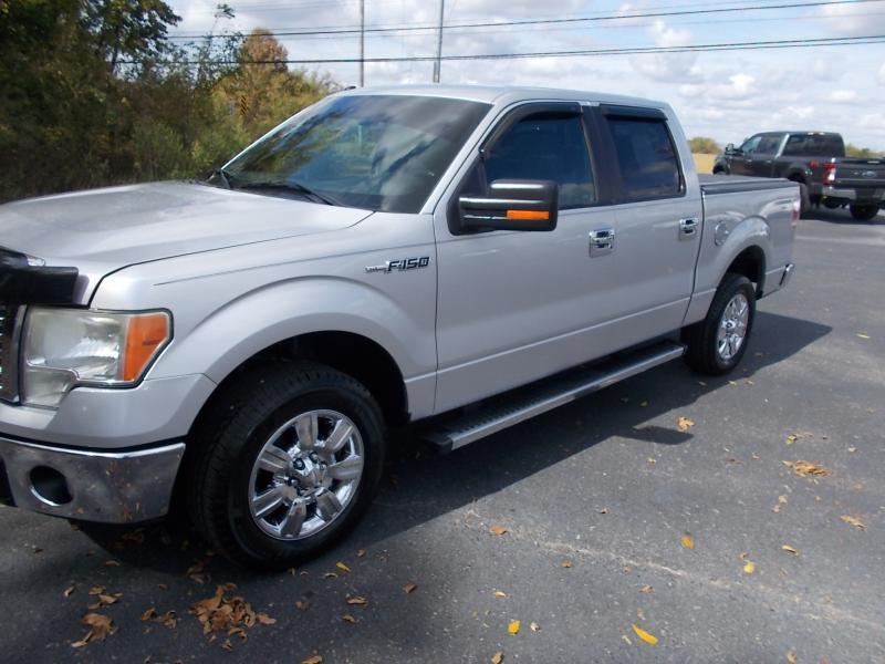 Ford F-150 2WD SuperCrew 145" XLT 2011