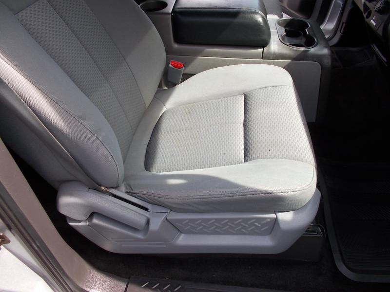 Ford F-150 2WD SuperCrew 145" XLT 2011