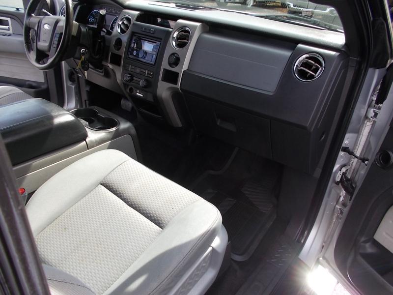 Ford F-150 2WD SuperCrew 145" XLT 2011