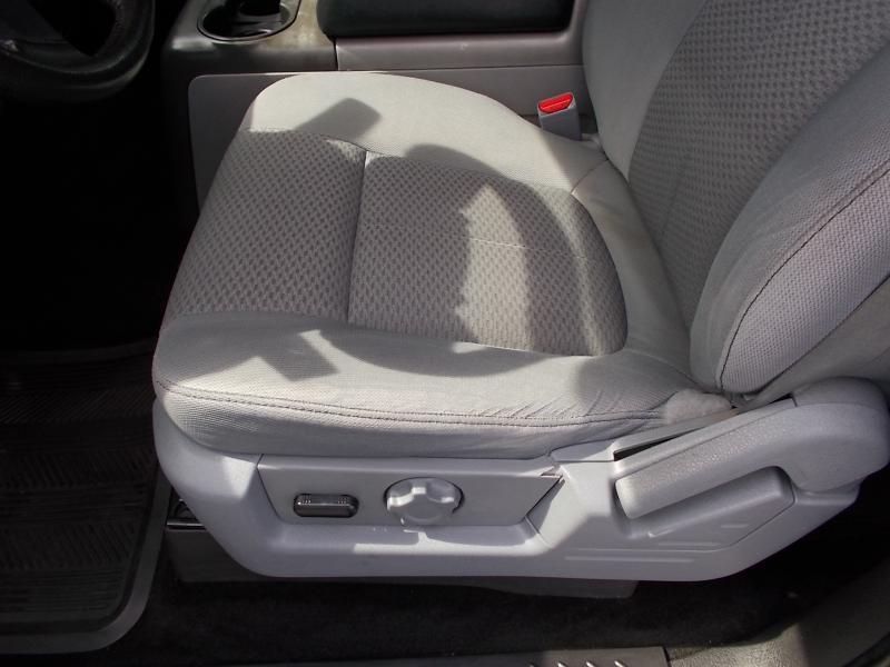 Ford F-150 2WD SuperCrew 145" XLT 2011
