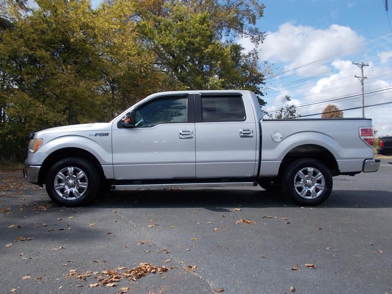 Ford F-150 2WD SuperCrew 145" XLT 2011