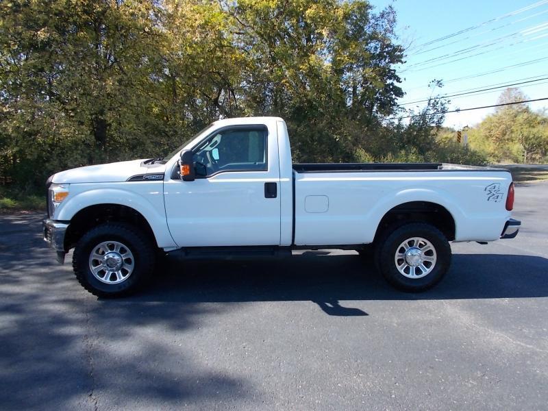 Ford Super Duty F-250 SRW 4WD Reg Cab 137" XL 2012