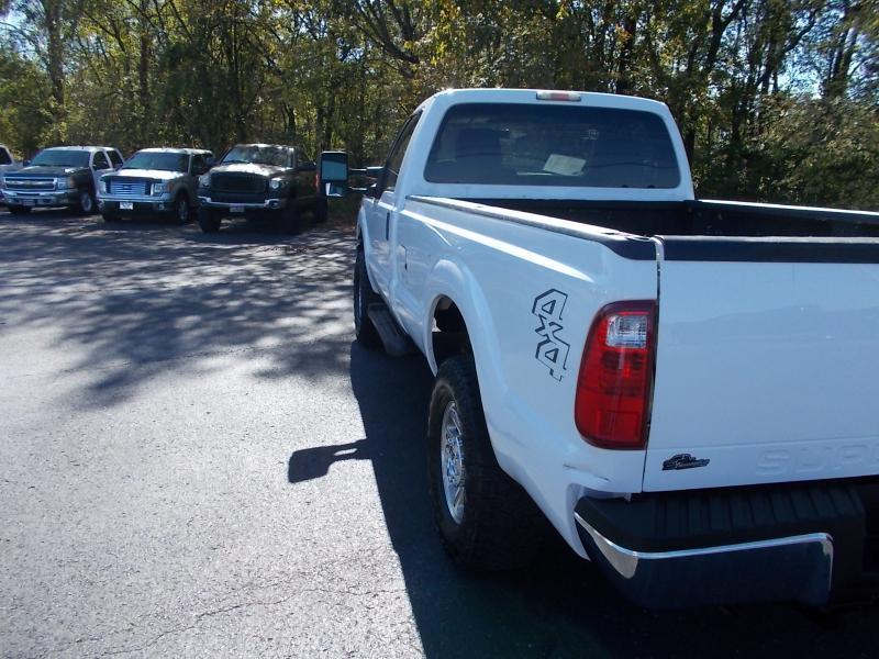 Ford Super Duty F-250 SRW 4WD Reg Cab 137" XL 2012