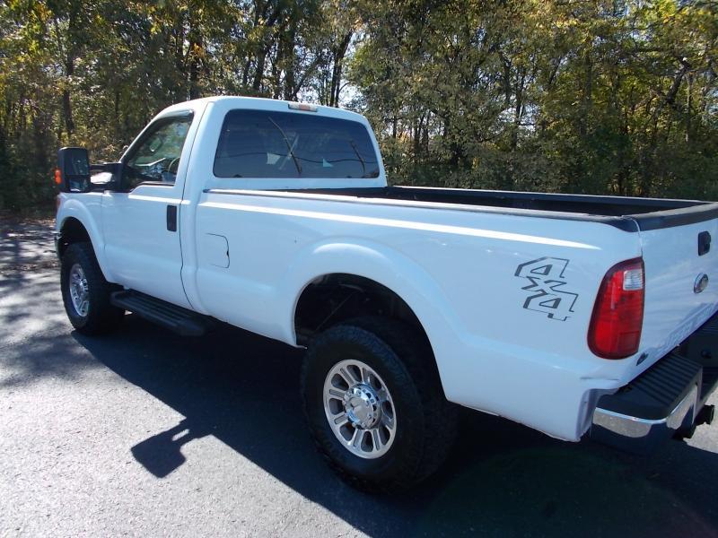 Ford Super Duty F-250 SRW 4WD Reg Cab 137" XL 2012