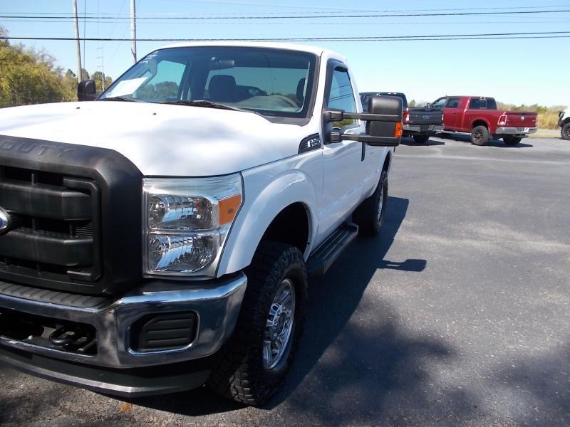 Ford Super Duty F-250 SRW 4WD Reg Cab 137" XL 2012