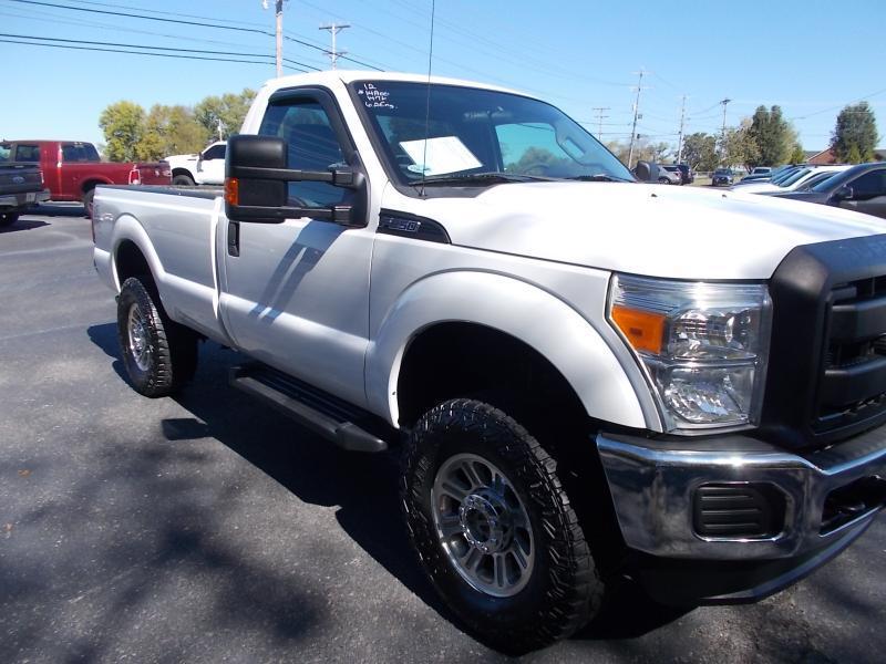 Ford Super Duty F-250 SRW 4WD Reg Cab 137" XL 2012
