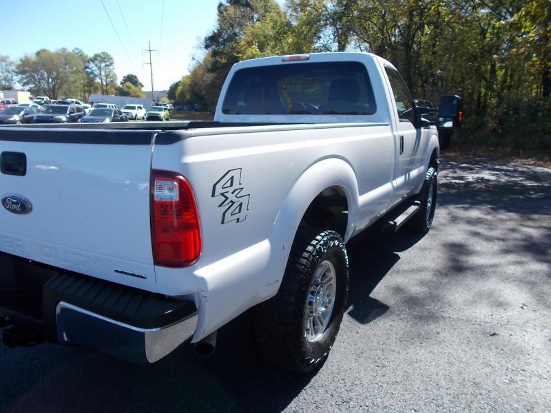 Ford Super Duty F-250 SRW 4WD Reg Cab 137" XL 2012