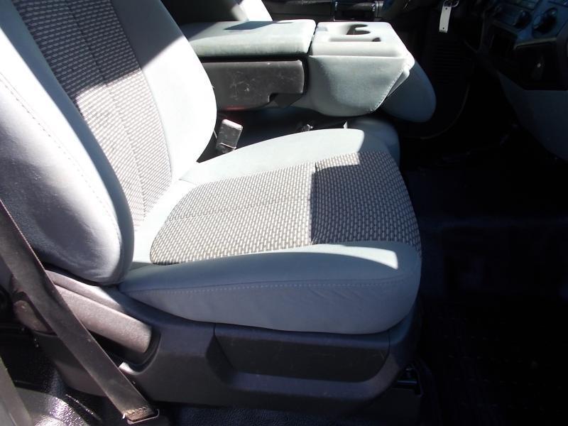 Ford Super Duty F-250 SRW 4WD Reg Cab 137" XL 2012
