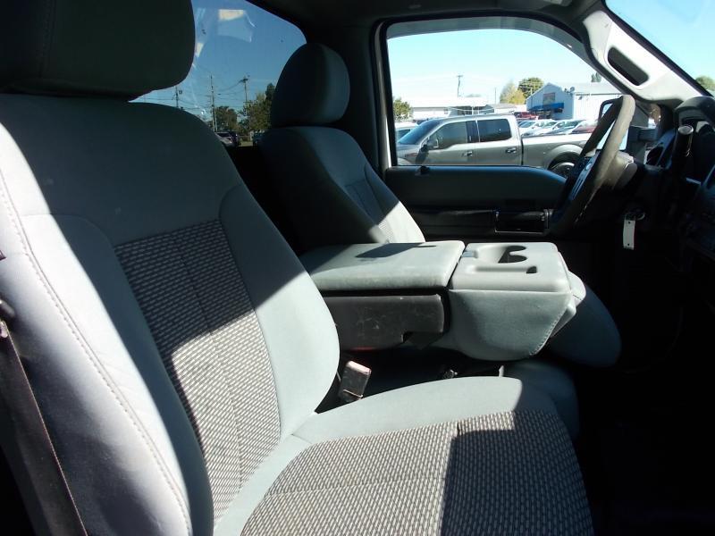 Ford Super Duty F-250 SRW 4WD Reg Cab 137" XL 2012