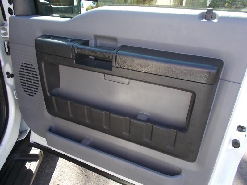 Ford Super Duty F-250 SRW 4WD Reg Cab 137" XL 2012