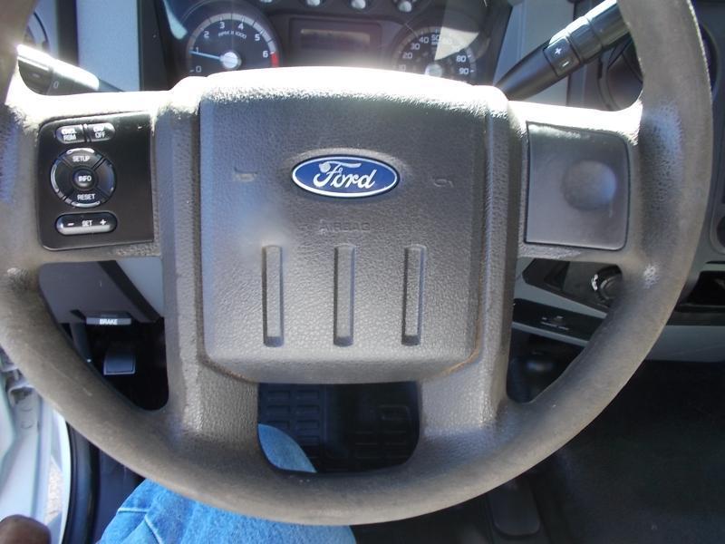 Ford Super Duty F-250 SRW 4WD Reg Cab 137" XL 2012