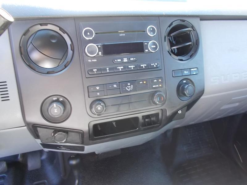 Ford Super Duty F-250 SRW 4WD Reg Cab 137" XL 2012