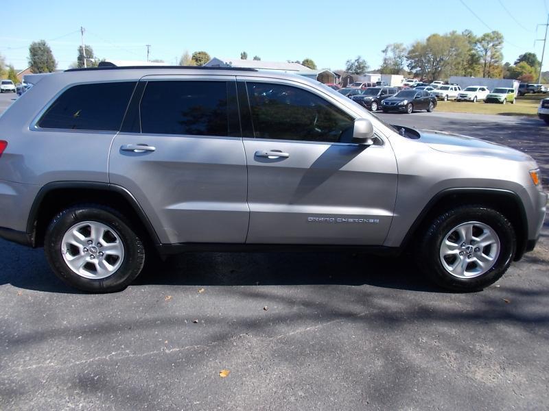 Jeep Grand Cherokee RWD 4dr Laredo 2016