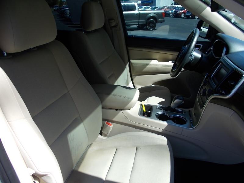 Jeep Grand Cherokee RWD 4dr Laredo 2016