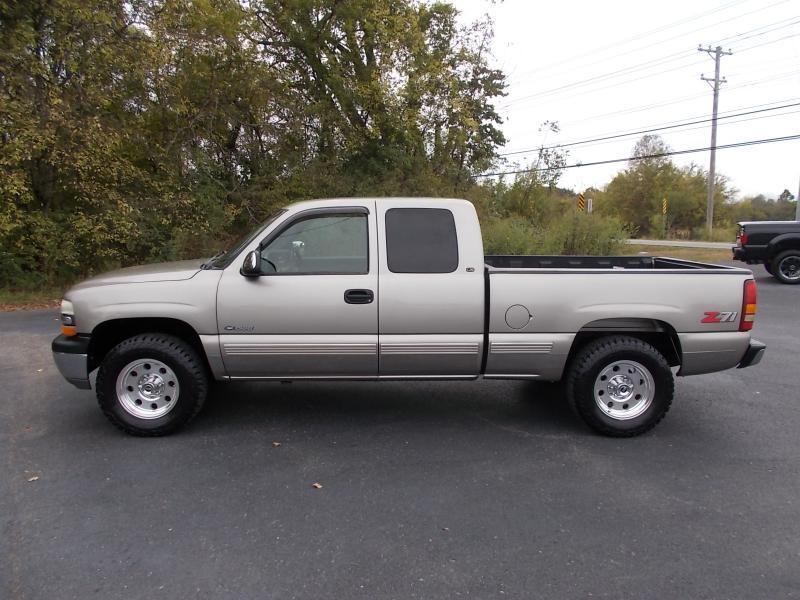 Chevrolet Silverado 1500 Ext Cab 143.5" WB 4WD LS 1999