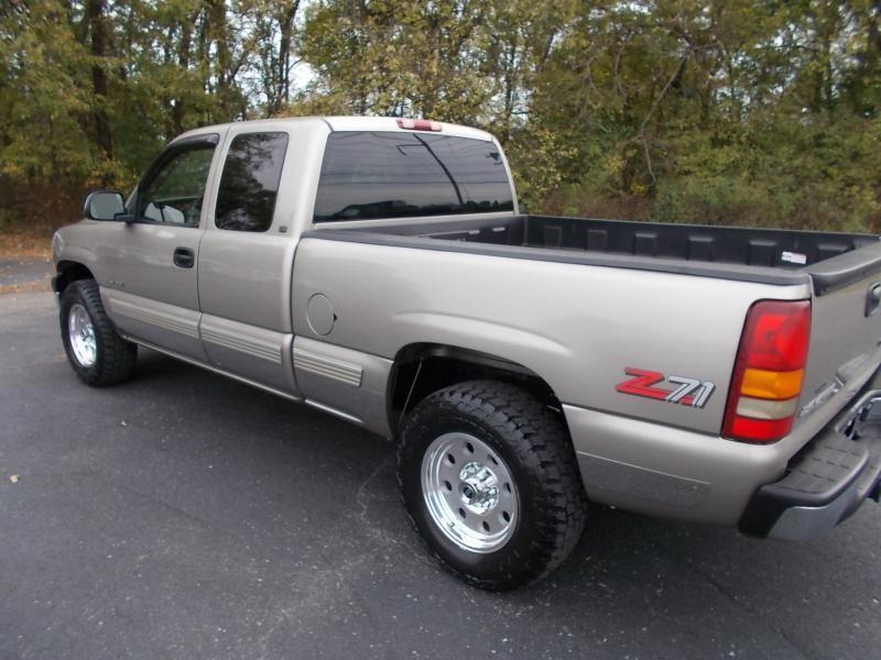 Chevrolet Silverado 1500 Ext Cab 143.5" WB 4WD LS 1999