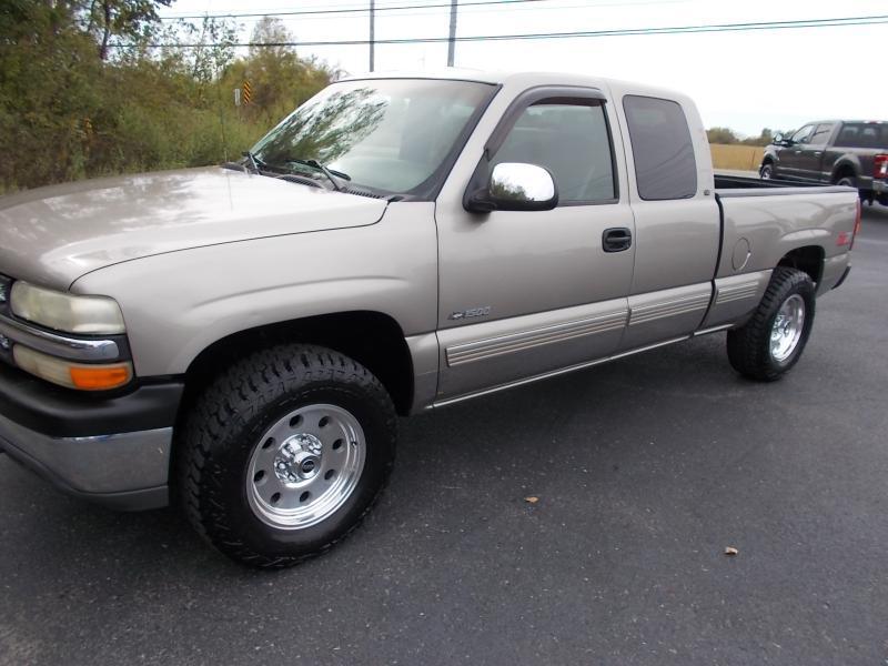 Chevrolet Silverado 1500 Ext Cab 143.5" WB 4WD LS 1999