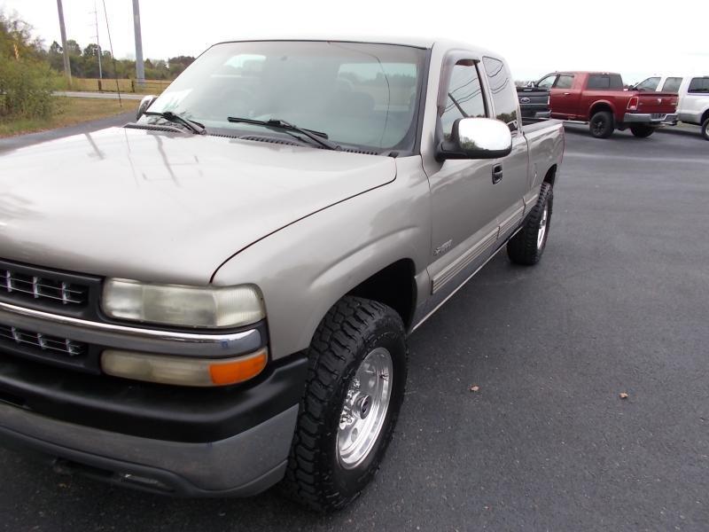 Chevrolet Silverado 1500 Ext Cab 143.5" WB 4WD LS 1999