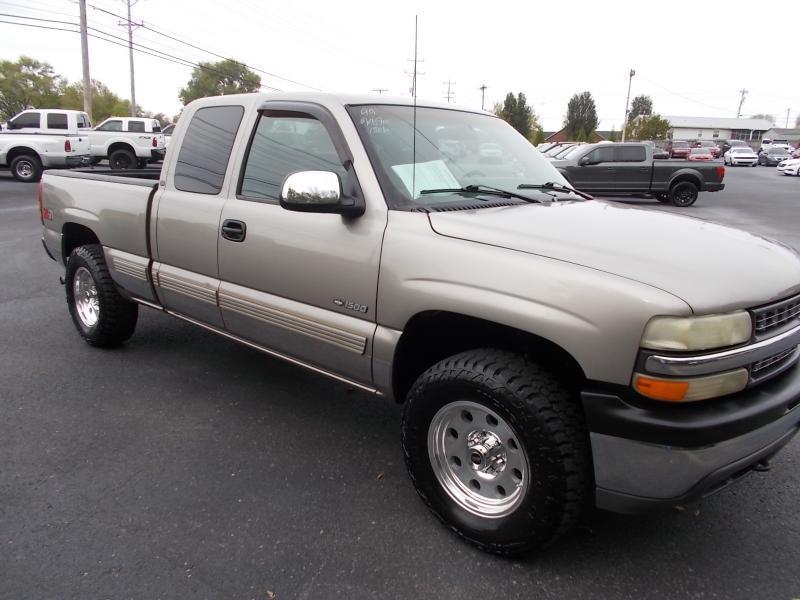 Chevrolet Silverado 1500 Ext Cab 143.5" WB 4WD LS 1999