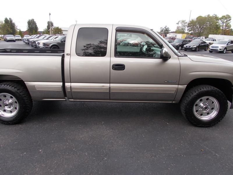 Chevrolet Silverado 1500 Ext Cab 143.5" WB 4WD LS 1999