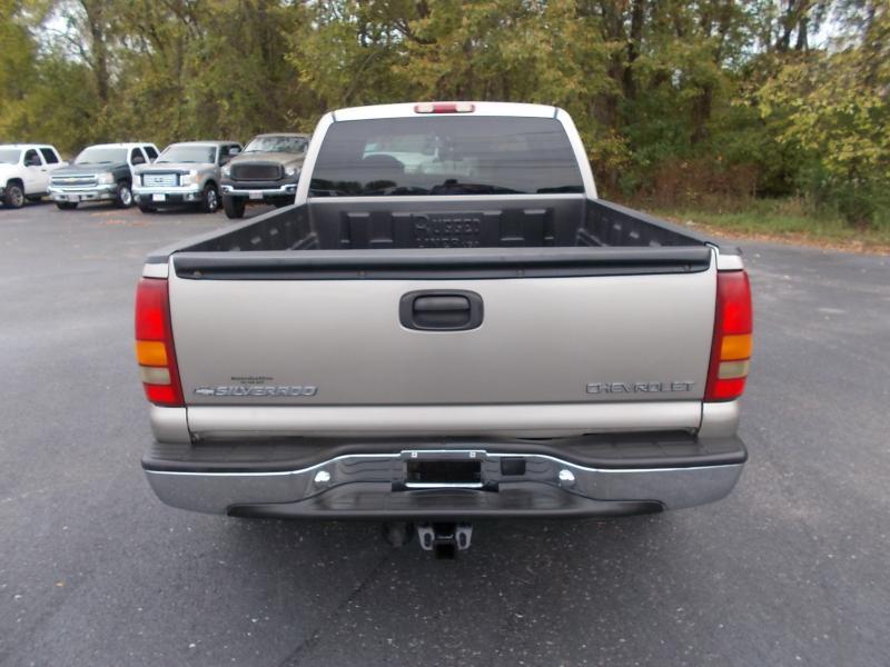 Chevrolet Silverado 1500 Ext Cab 143.5" WB 4WD LS 1999