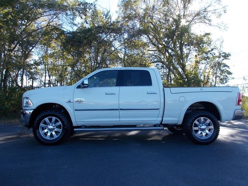 RAM 2500 Longhorn 4x4 Crew Cab 6'4" Box 2017