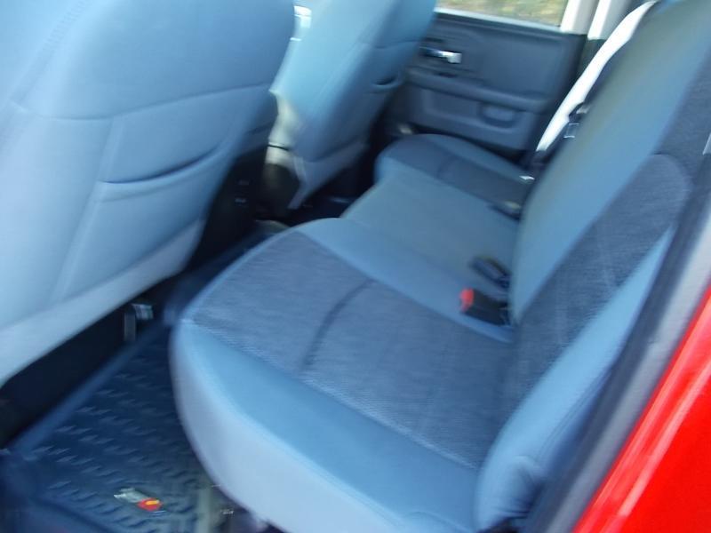 RAM 1500 4WD Quad Cab 140.5" Big Horn 2013